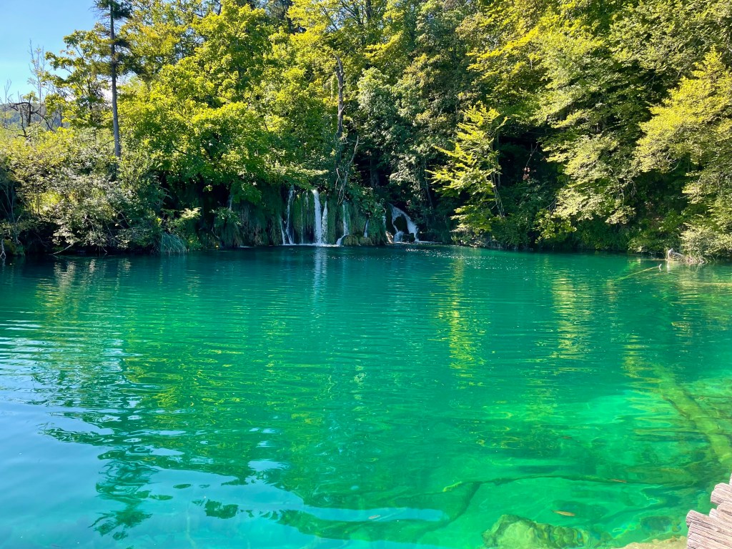 lower lakes waterfall plitvice park