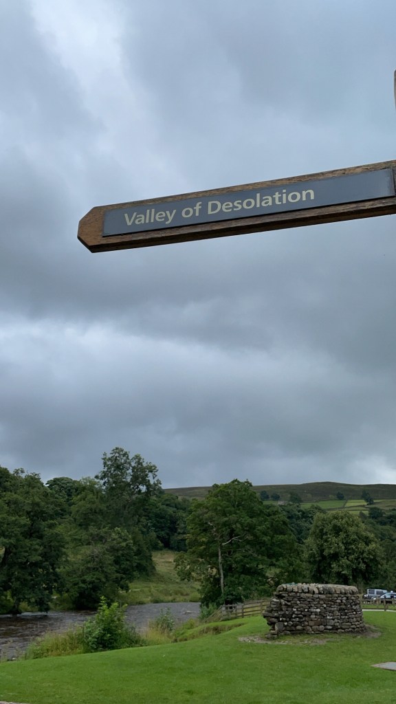 A sign post to valley of desolation